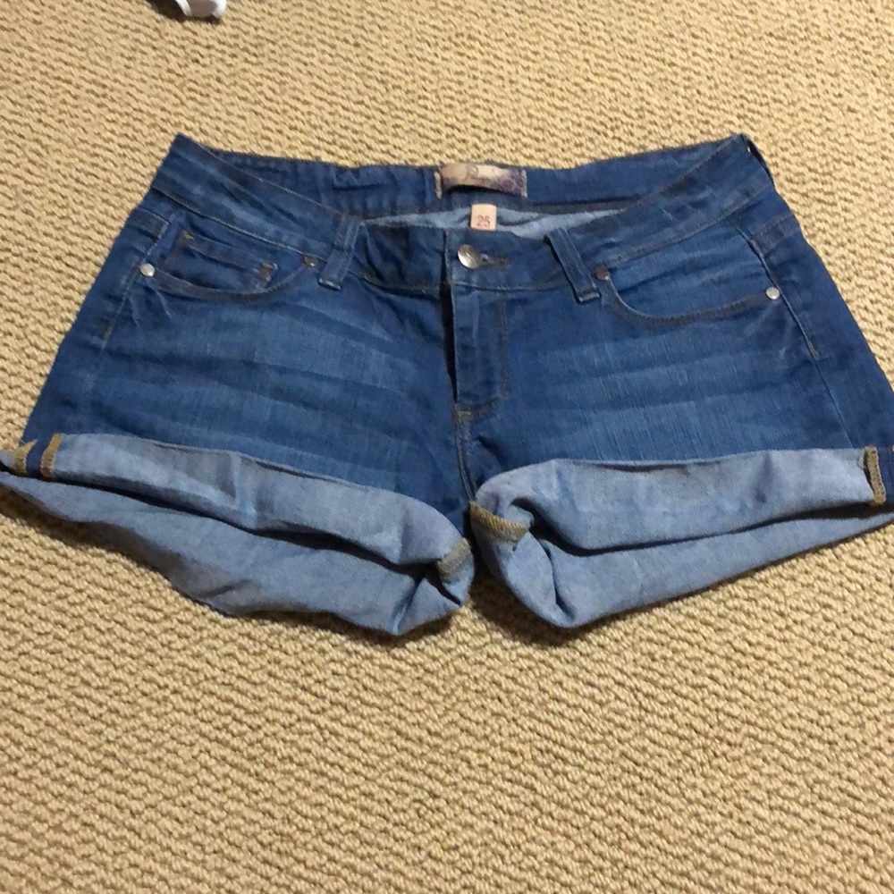 Paige medium wash shorts!